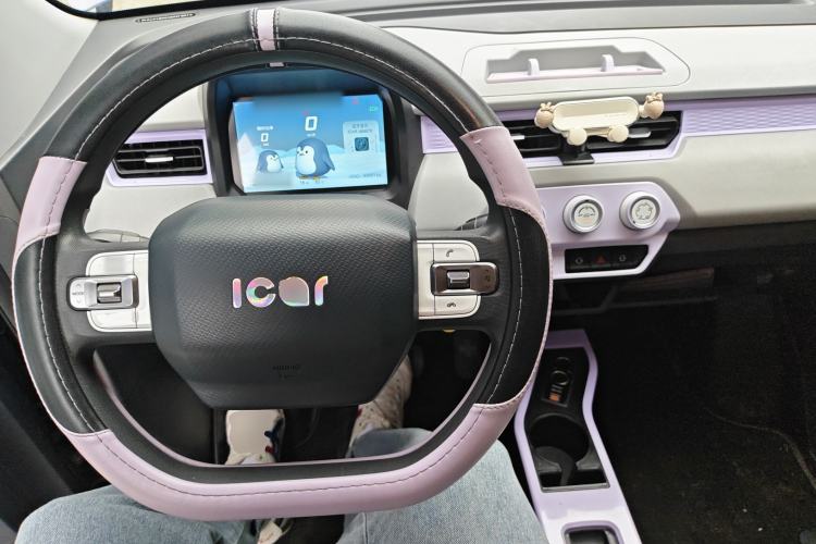 Used Chery QQ Ice Cream 2022 120km Conical Shape Lithium Iron Phosphate Center Console