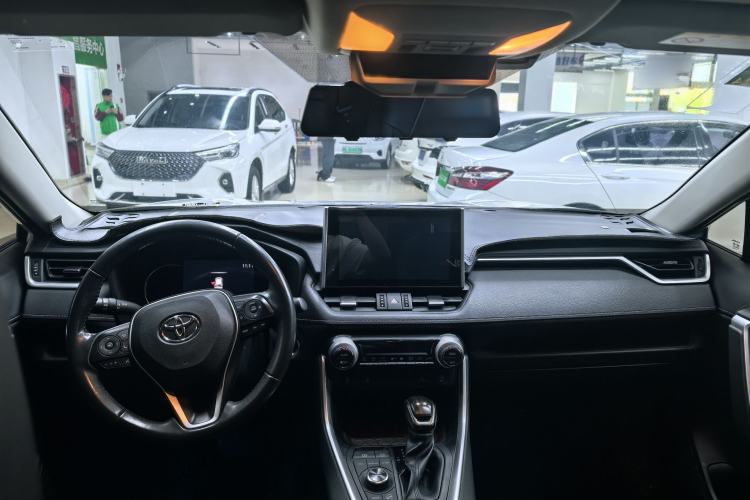 Used Toyota RAV4 2021 2.0L CVT Four-Wheel Drive Premium Edition Center Console