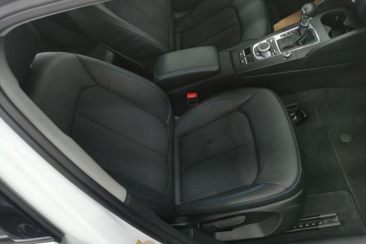 Used Audi A3 2020 Limousine 35 TFSI Fashion Edition China VI Emission Standard Right Front Seat