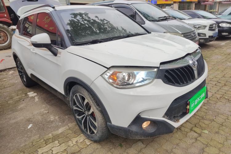 Used Brilliance V3 2015 1.5T Automatic Flagship Model Front Right 45 Deg