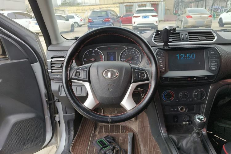 Used Great Wall Wingle 5 2017 2.0T European Version Diesel Two-Wheel Drive Elite Plus Big Double-Cab GW4D20D Steering Wheel