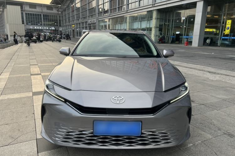 Used Toyota Camry 2024 Dual-Motor 2.0 HGVP Luxury Edition