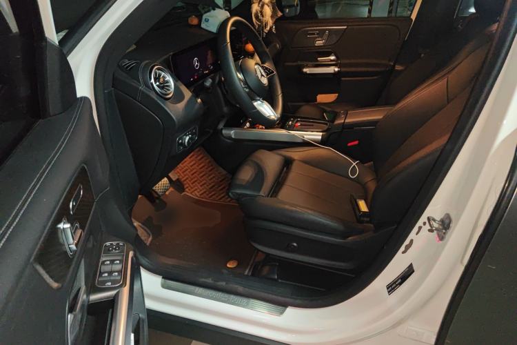 Used Mercedes-Benz GLB 2024 Refresh GLB 220 Fashion Edition Driver Seat