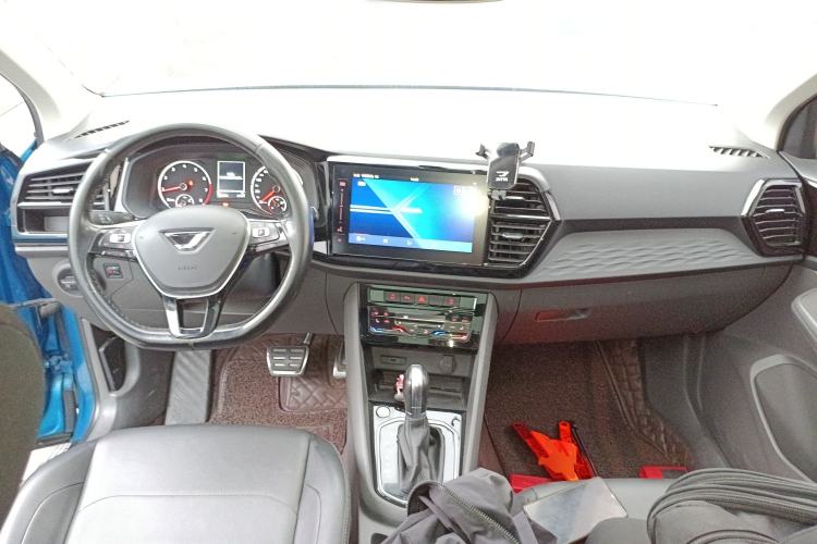 Used Jetta VS7 2020 1.4T Automatic Glory Edition Center Console