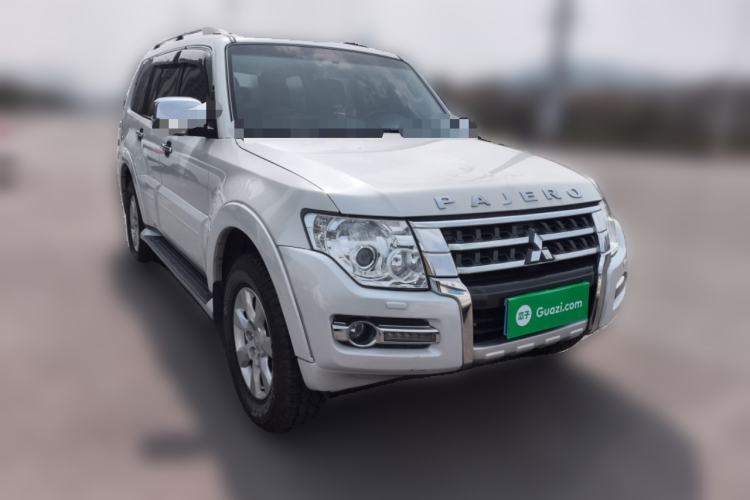 Used Mitsubishi Pajero 2015 3.0L Automatic Elite Edition China IV Standard Front Right 45 Deg