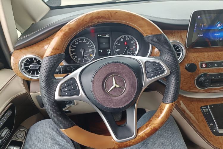 Used Mercedes-Benz Vito 2018 2.0T Elite Version 7 Seats China VI Emission Standard