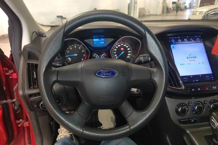Used Ford Focus 2012 Hatchback 1.6L Automatic Comfort Model Steering Wheel