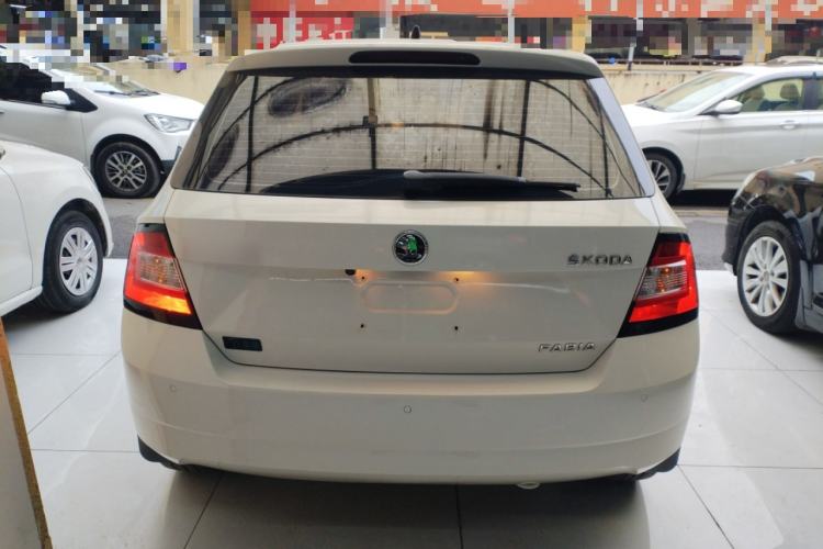 Used Skoda Fabia 2016 1.4L Automatic Car Enjoy Edition