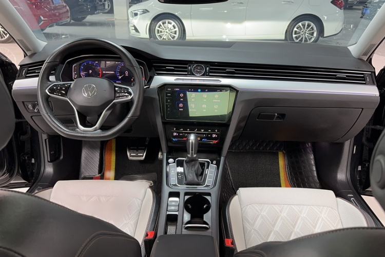 Used Volkswagen Magotan 2023 2 Million Units Commemorative Edition 330TSI DSG Luxury Version
