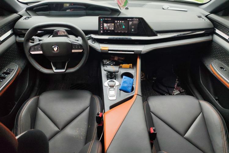 Used CHANGAN UNI-V 2022 1.5T Prestige Version Center Console