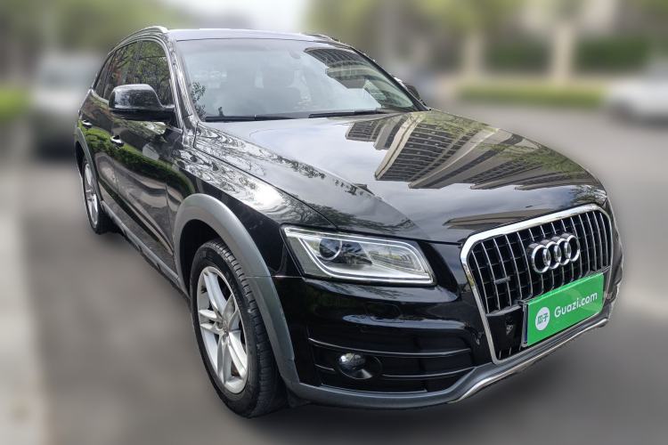 Used Audi Q5 2017 Plus 40 TFSI Technology Model Front Right 45 Deg