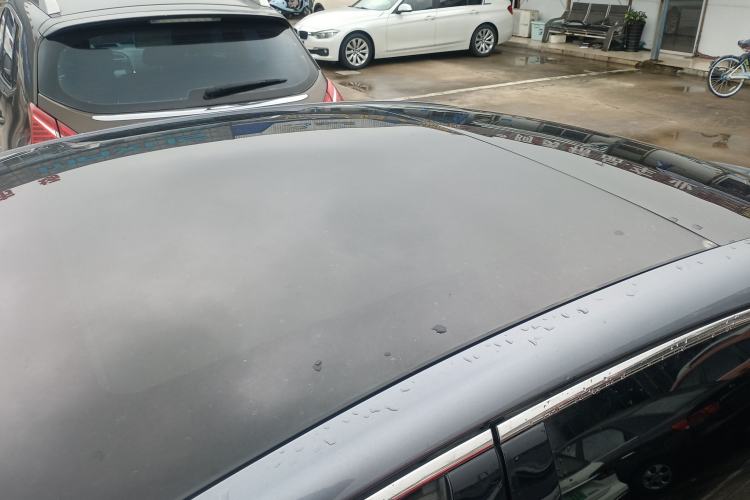 Used Roewe i6 MAX 2020 300TGI Automatic Supreme Edition with Cool Sunroof and Advanced Driving Features Roof