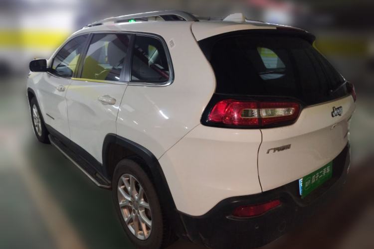 Used Jeep Cherokee 2017 2.0L Superior Edition
