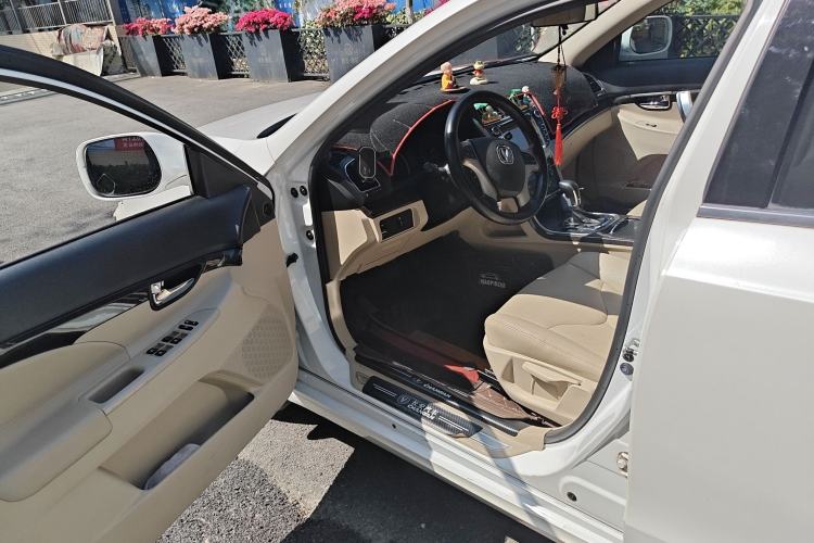 Used CHANGAN Raeton 2014 1.8T Automatic Elite Anniversary Edition China IV Standard