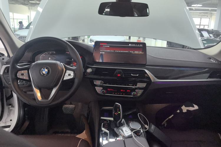 Used BMW 5 Series 2022 525Li Luxury Package Center Console