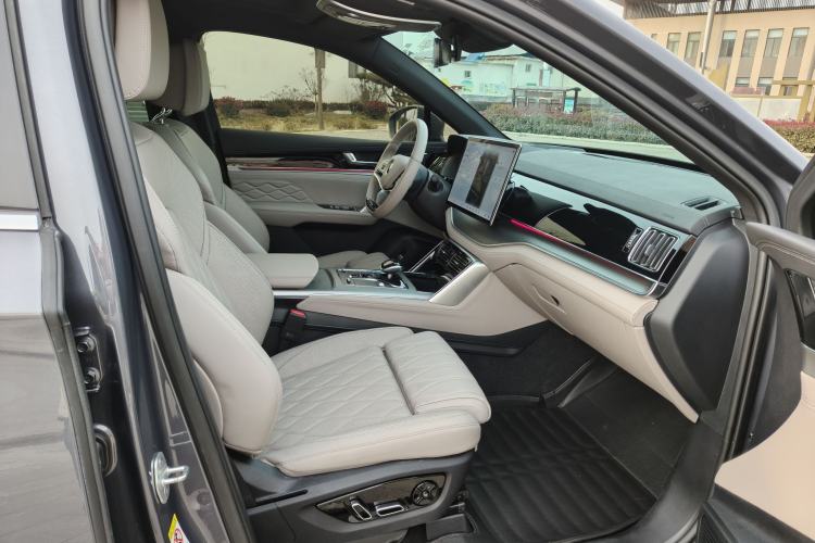 Used BYD Tang New Energy 2024 DM-i Glory Edition 112KM Flagship Model
