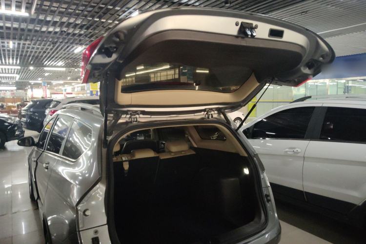 Used Baojun 310W 2017 1.5L Manual Fashion Model China V
