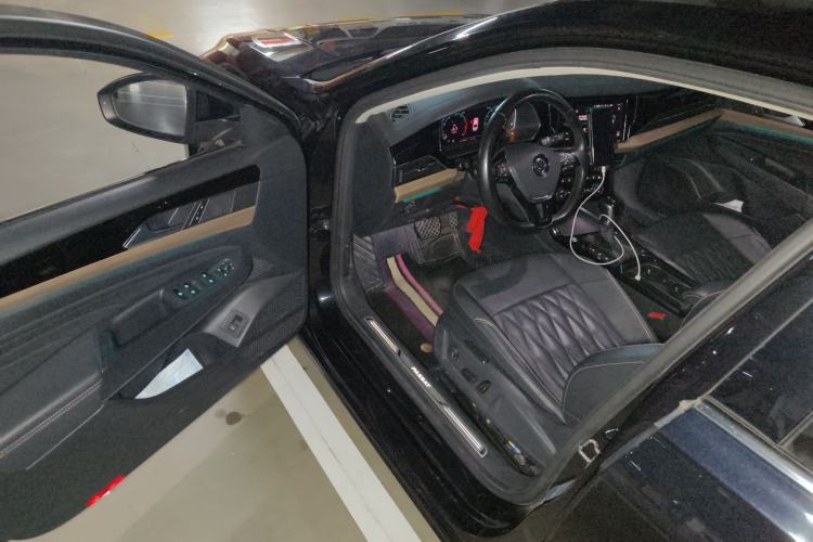 Used Volkswagen Passat 2020 330TSI Luxury Edition China VI