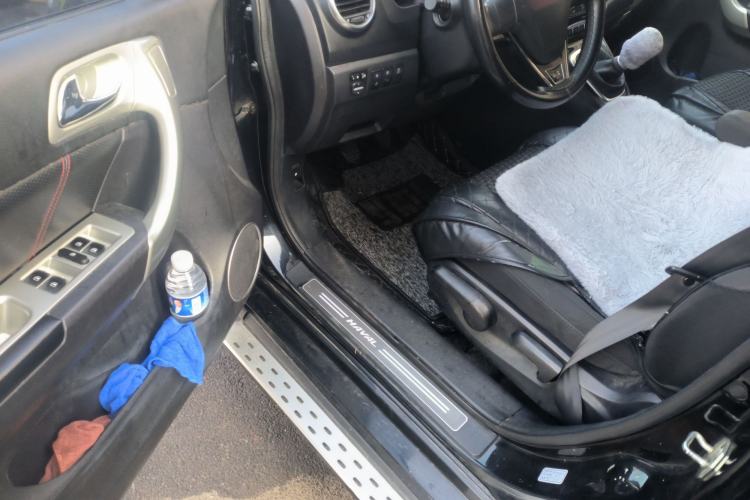 Used Haval H6 2015 Upgraded Model 1.5T Manual Two-Wheel Drive Urban Version
