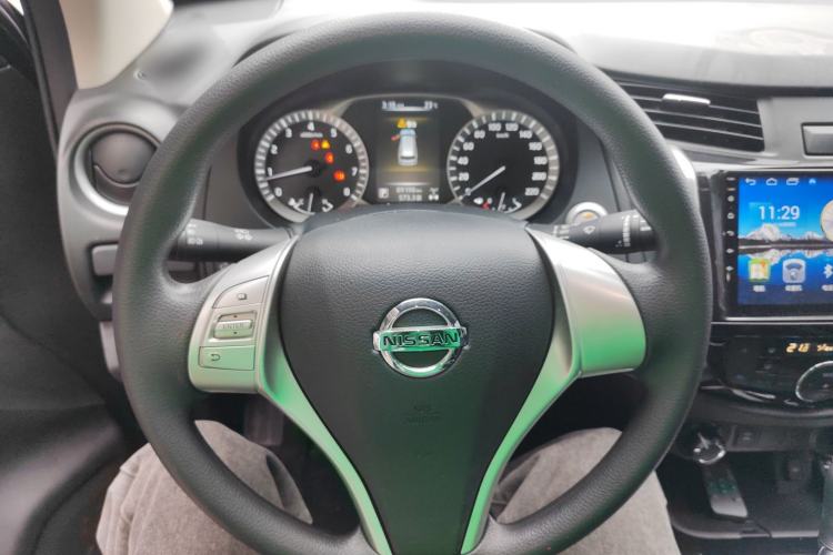 Used Nissan Terra 2018 2.5L Automatic 4x4 Luxury Edition Steering Wheel