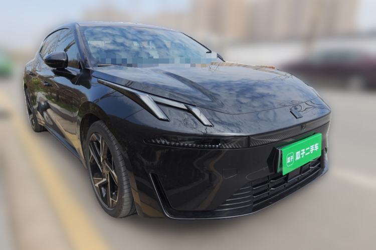 Used Lynk & Co 07 2024 EM-P 126 Long-Range Halo Front Right 45 Deg