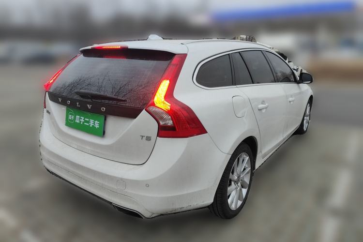 Used Volvo V60 2015 T5 Zhiyi Edition
