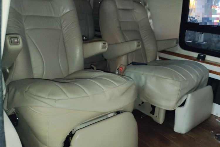 Used GMC SAVANA 2011 6.0L Business Star 10 Seats
