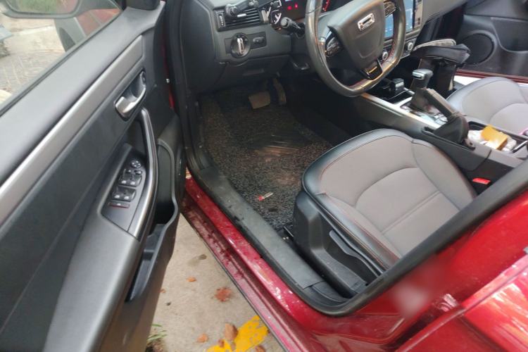 Used Qoros 3 2015 Urban SUV 1.6T Automatic ZhiKu Model