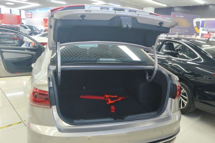 Used Volkswagen Bora 2023 300TSI DSG Prestige Edition Trunk