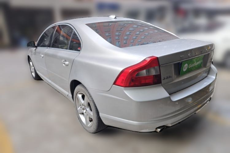 Used Volvo S80L 2010 2.5T Zhiya Edition
