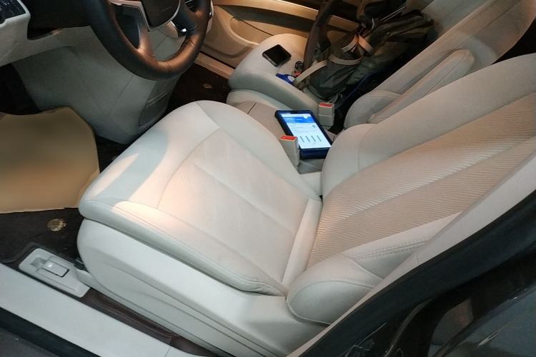 Used Buick GL8 2023 Land Executive Class Smart Enjoyment Model