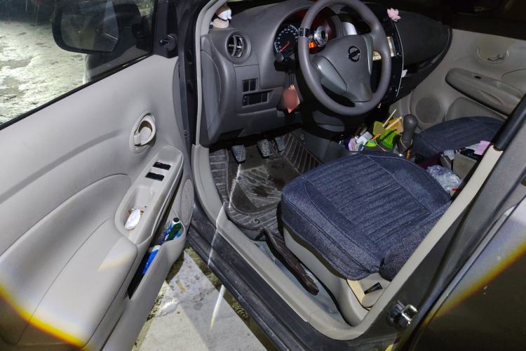 Used Nissan Sunny 2015 1.5XE Manual Comfort Edition Driver Seat