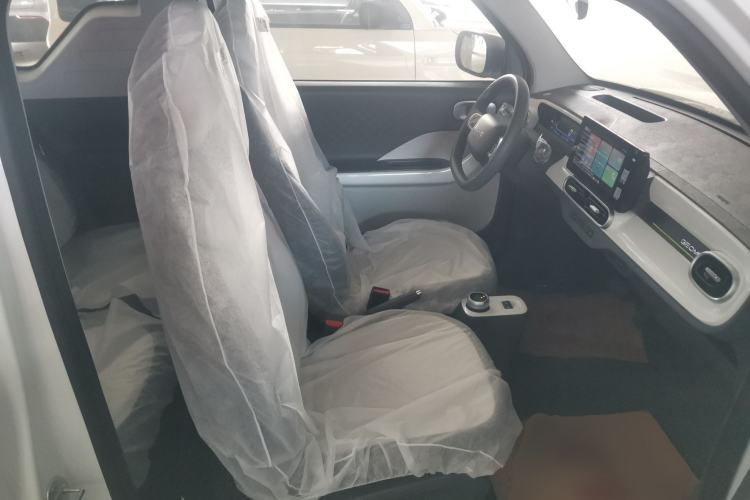 Used Geely Galaxy Panda 2025 210 km – Yuanqi Bear Right Front Seat