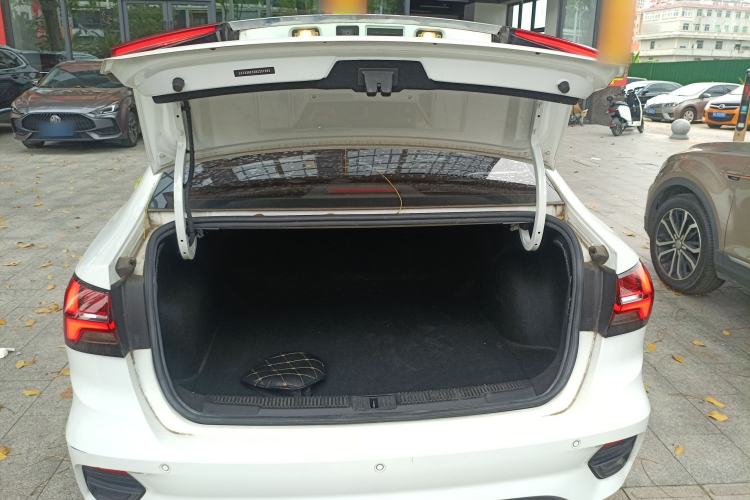 Used Roewe i5 2021 1.5L Manual Platinum Edition Trunk