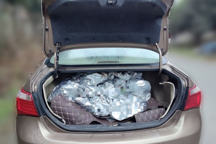 Used BYD G6 2011 2.0L Manual Luxury Edition
