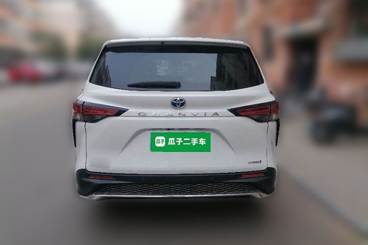 Used Toyota Granvia 2023 2.5L Hybrid Comfort Edition

