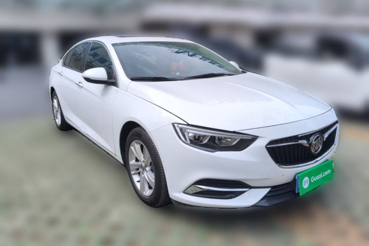 Used Buick Regal 2017 20T Elite Edition Front Right 45 Deg