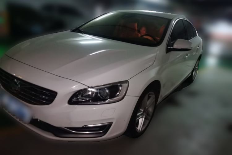 Used Volvo S60 2014 T5 Zhiya Edition Guazi used car, China used car export, Used car for sale, Used  cars, Cheapest cars for sale