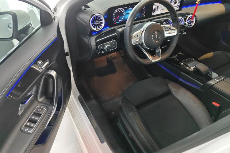 Used Mercedes-Benz A-Class 2022 Revised Version A 200 L Sport Sedan Fashionable Style