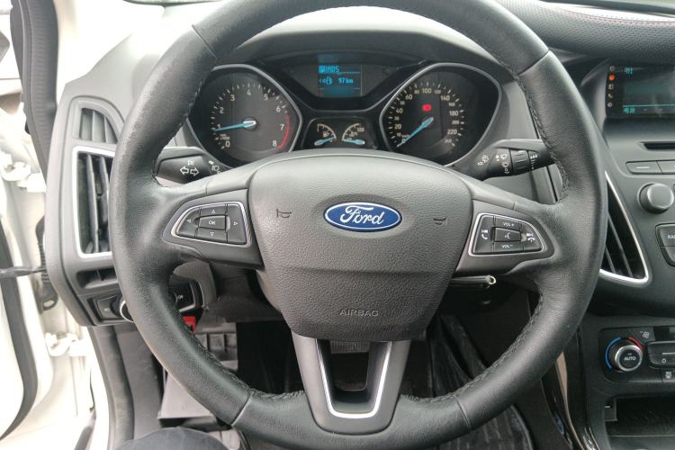 Used Ford Focus 2015 Sedan 1.6L Automatic Trend Model Steering Wheel