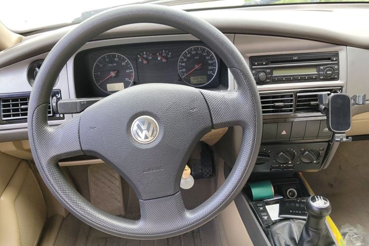 Used Volkswagen Santana Vista 2008 1.8L Manual Sishang Model Steering Wheel