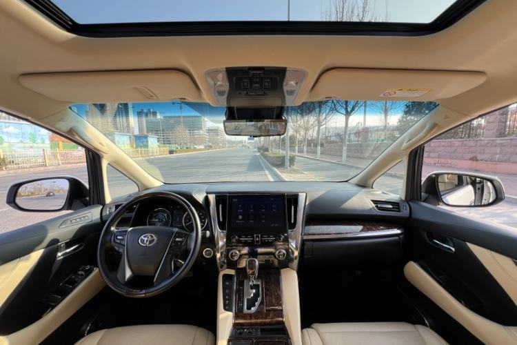 Used Toyota Alphard 2021 Dual-Engine 2.5L Luxury Edition