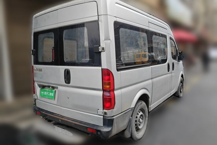 Used Dongfeng Yufeng 2014 2.5T YuliBao Logistics Vehicle Low-Trim Version with Short Wheelbase and Mid-Roof Design – ZD25