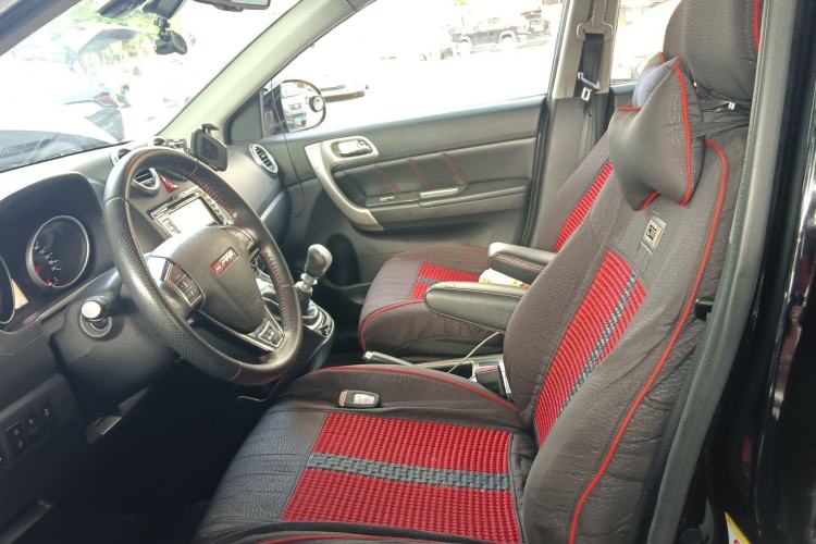 Used Haval H6 2013 Upgraded Model 1.5T Manual Two-Wheel Drive Elite Version Left Front Seat