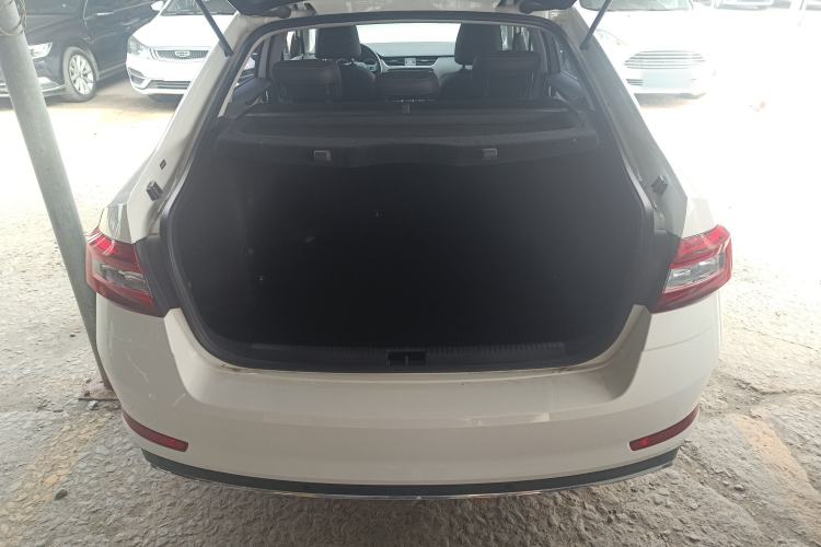 Used Skoda Octavia 2018 1.6L Automatic Luxury Edition
