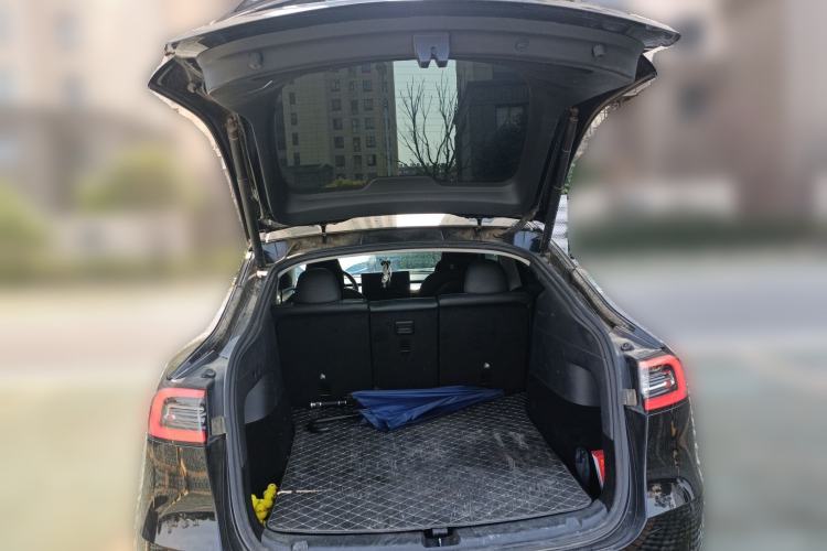 Used Tesla Model Y 2022 Long-Range All-Wheel-Drive Version
