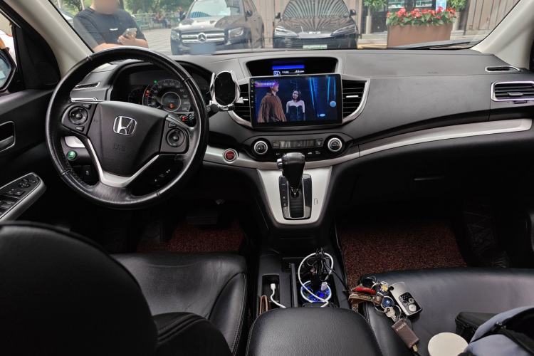 Used Honda CR-V 2013 2.4L four-wheel drive luxury version Center Console