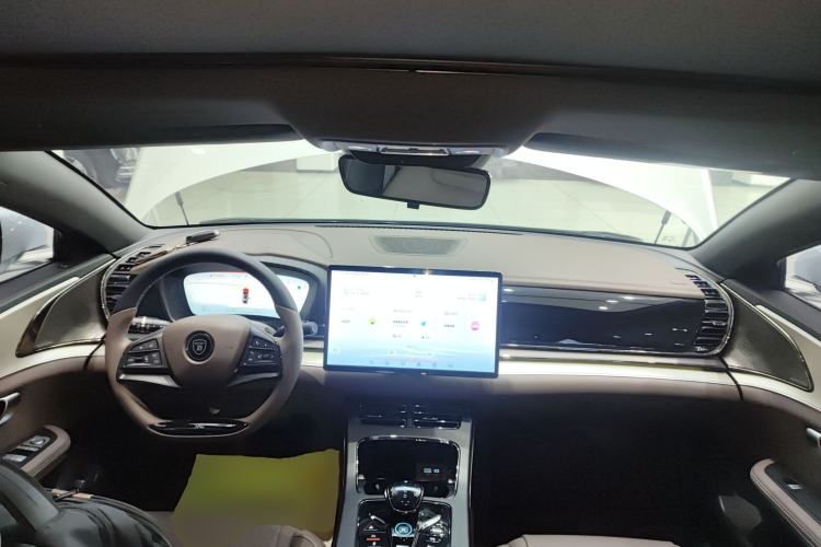 Used BYD Han 2023 EV Champion Edition 605KM Front-Drive Premium Model Center Console