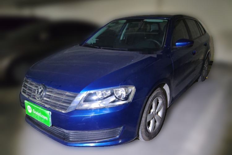 Used Volkswagen Gran Lavida 2013 1.6L Manual Fashion Model