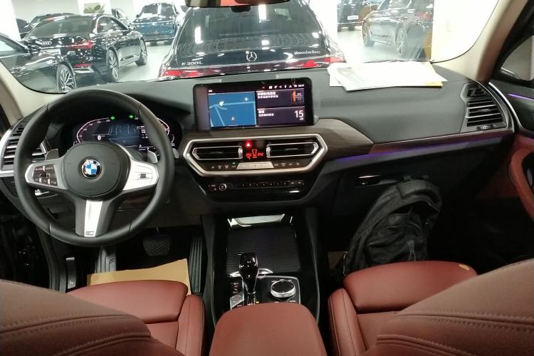 Used BMW X3 2023 Restyled xDrive30i Leading Edition M Night Sky Package Center Console